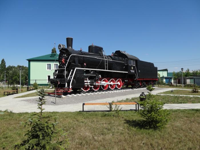 Памятник Паровозу Эр767-81.